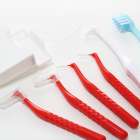 歯間ブラシやデンタルフロスの使い方をご紹介